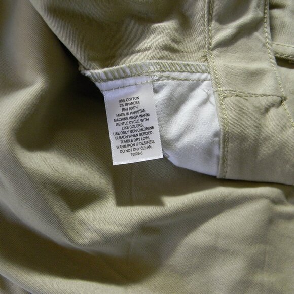 Womens Khaki Bermuda Shorts Plus Sz 30w St. John's Bay Pockets Stretch NWOT - Picture 5 of 5